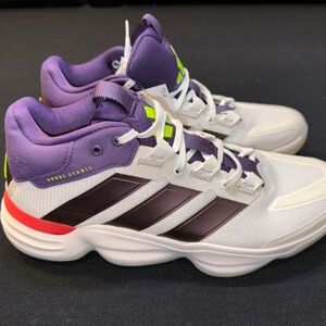 Brand new Adidas Court Stabil Shoes - NWT